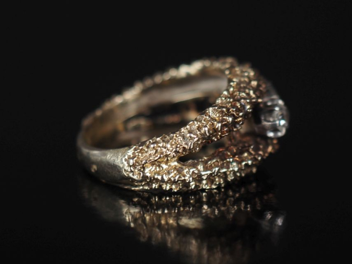 Bague bandeau deux anneaux en or 750 et platine, sertie de trois diama