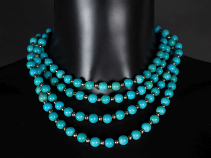 Ravissant collier draperie en or jaune 750, composé de quatre rangs de