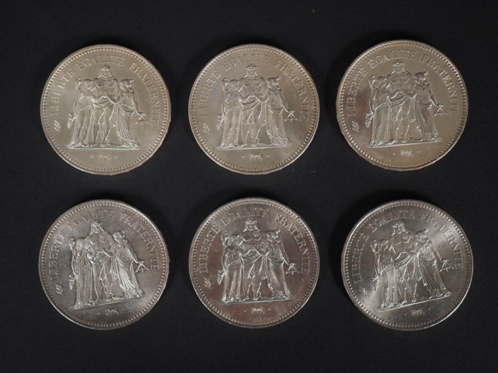 Six pièces de 50 Francs en argent, 1976 (x4), 1977 et 1979. Poids. 180