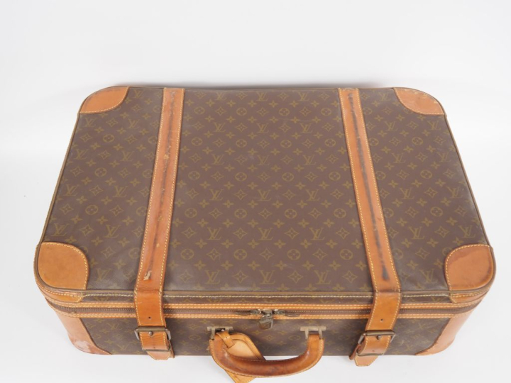 LOUIS VUITTON  Valise STRATOS (c 1975)  de la série éponyme, demi-soup