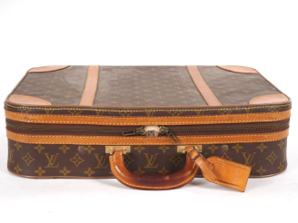 Vente aux enchères LOUIS VUITTON  Valise RUBAN BLEU (c 1975) de la série STRATOS demi-sou