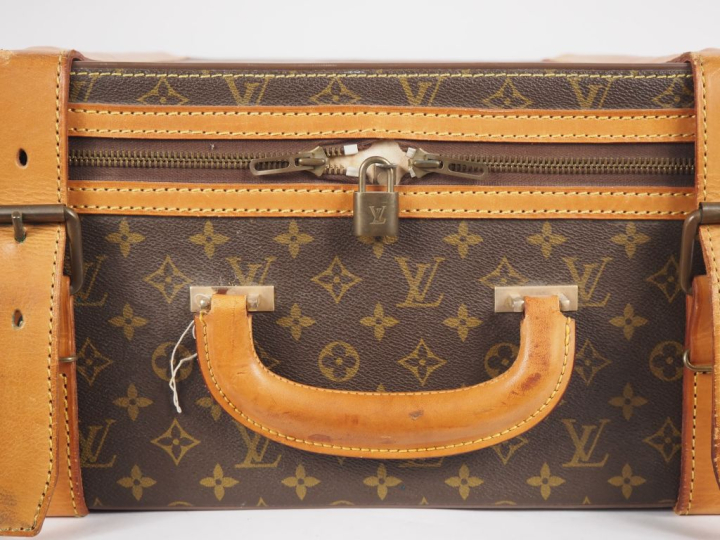LOUIS VUITTON  Valise STRATOS (c 1975) de la série éponyme, demi-soupl