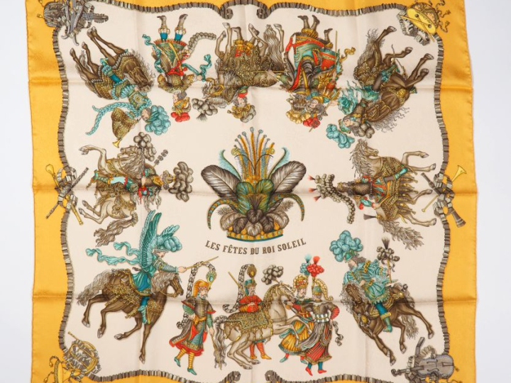 HERMES, Paris Carré de soie, modèle "Les Fêtes du Roi Soleil". Design 