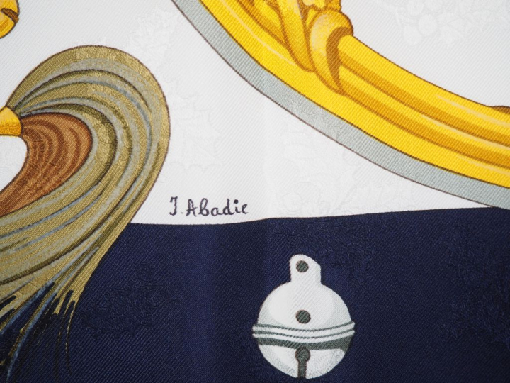 HERMES, Paris Carré de soie, modèle "Plumes et grelots". Design par J.