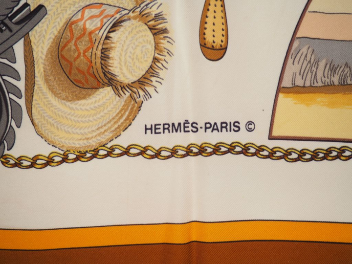 HERMES, Paris Carré de soie, modèle "Chasses exotiques".  Design par L
