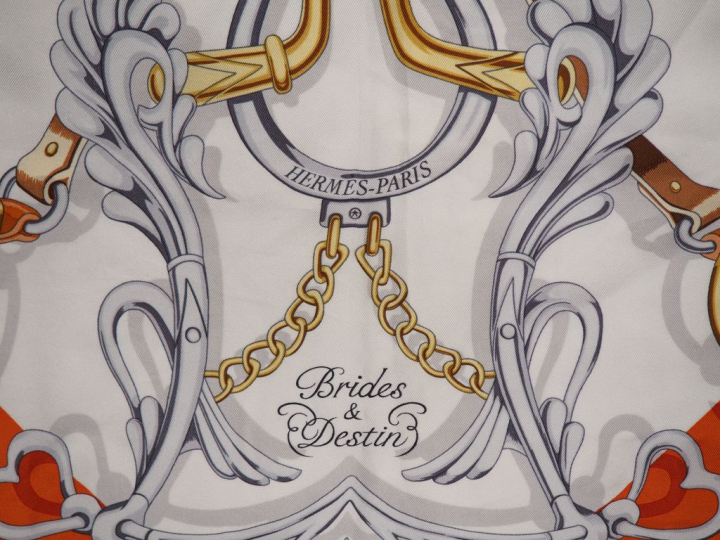 HERMES, Paris Carré de soie, modèle "Brides   Destin". Signé.  (quelqu