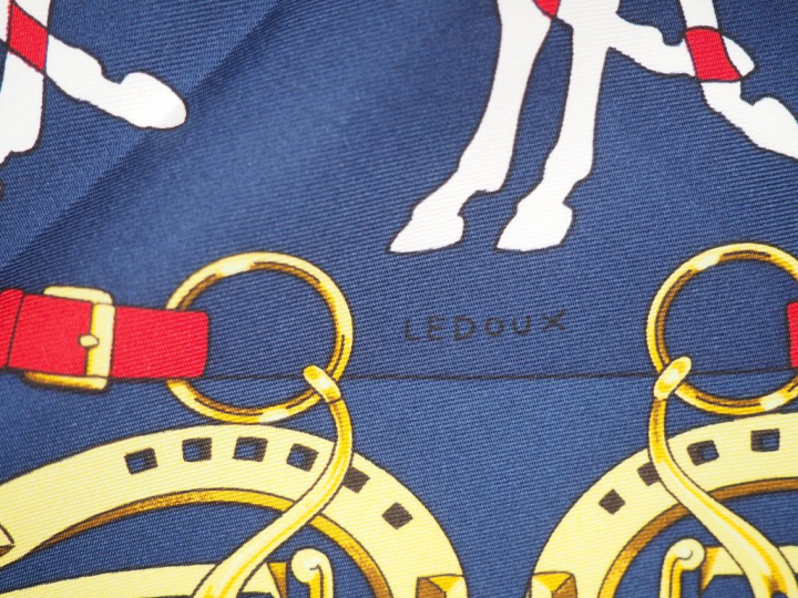 HERMES, Paris Carré de soie, modèle "Manège". Design par Ledoux.  Sign