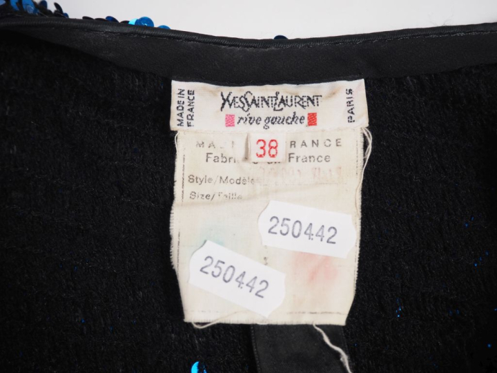 YVES SAINT LAURENT, Rive Gauche Veste sans manche à sequins bleus.  Ou