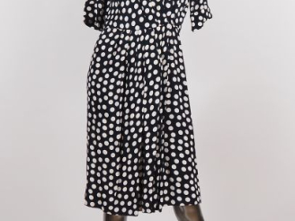 Vente aux enchères YVES SAINT LAURENT, Rive Gauche Robe à manches courtes en viscose à po