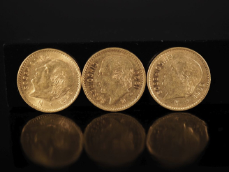 Vente aux enchères Trois pièces de 5 Pesos mexicains or, 1906-M et 1920-M (x2). FRAIS ACH
