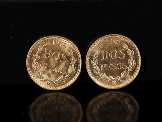 Vente aux enchères Deux pièces de 2 Pesos mexicains or, 1945-M. FRAIS ACHETEURS 10% HT.