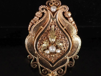 Vente aux enchères Pendentif Napoléon III en or jaune 750 en forme de goutte, à décor ajo