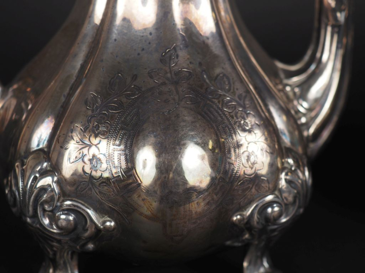 Théière et sucrier assortis de style Louis XV en argent 925, poinçon M