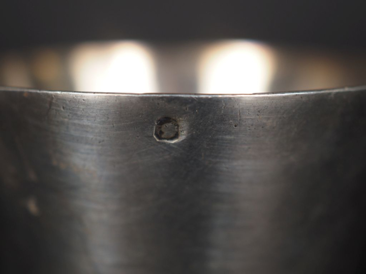 Timbale de forme tulipe en argent 925, poinçon Minerve.  Poids. 113 g