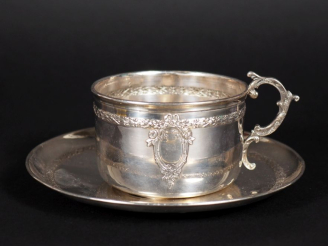 Vente aux enchères Déjeuner de style Louis XVI en argent 925, poinçon Minerve. Poids. 176