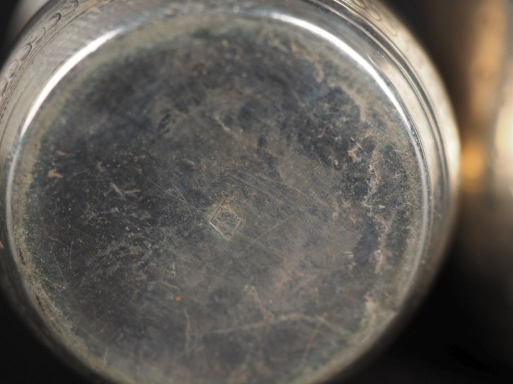 Six verres à liqueur Napoléon III en argent 925, poinçon Minerve, déco