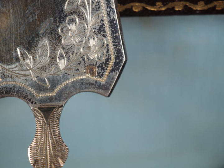 Deux pelles à beurre assorties en argent 925, poinçon Minerve, à décor