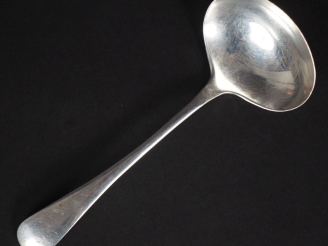 Vente aux enchères Cuillère à bouillie en argent anglais, poinçon lion marchant.  Long. 1
