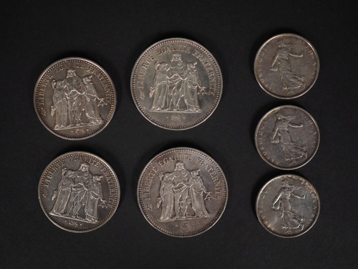 Ensemble comprenant :  - deux pièces de 50 Francs argent - deux pièces