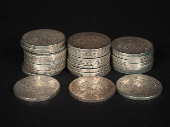 Trente pièces de 5 Francs argent, 1962. Poids. 360 g