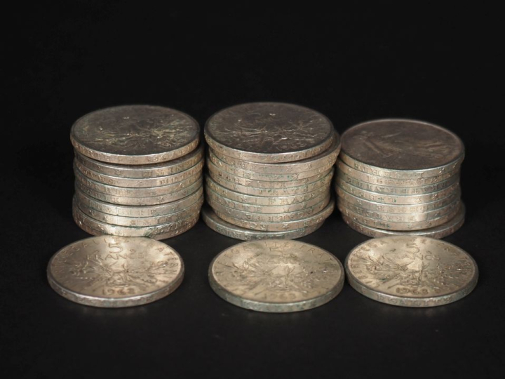 Trente pièces de 5 Francs argent, 1963 Poids. 360 g