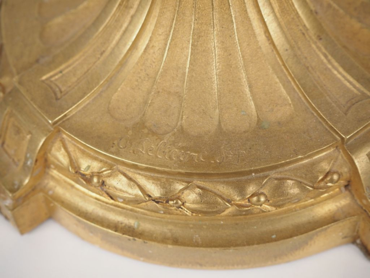 LELIEVRE.  Paire de candélabres de style Louis XVI en bronze ciselé et