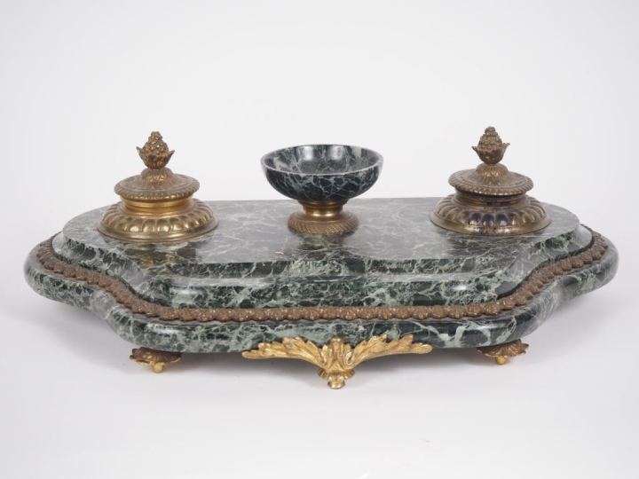 Encrier Napoléon III de style Louis XVI en marbre vert de mer et bronz