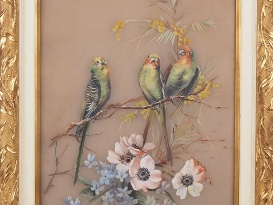 MESCOU.  Paire d'encadrements en verre peint "oiseaux branchés" signé 