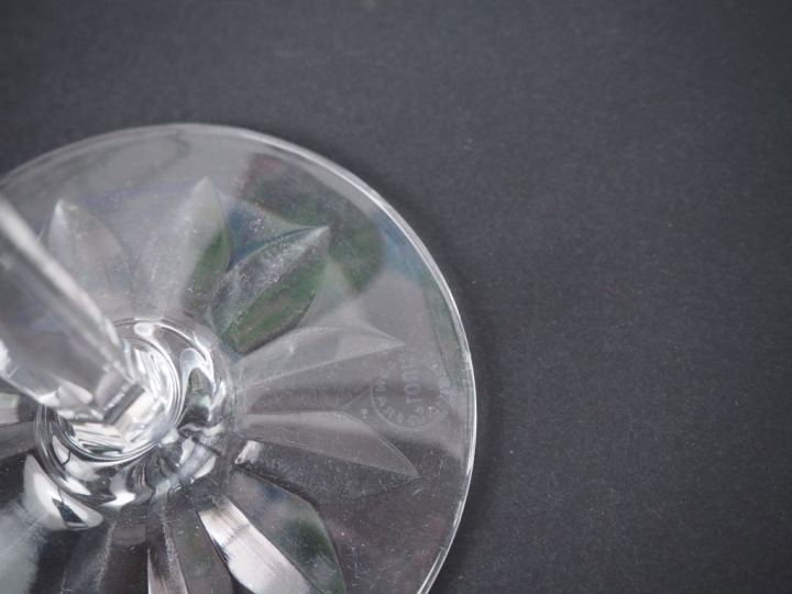 SAINT-LOUIS.  6 verres à vin en cristal bicolore  (3 non marqués)