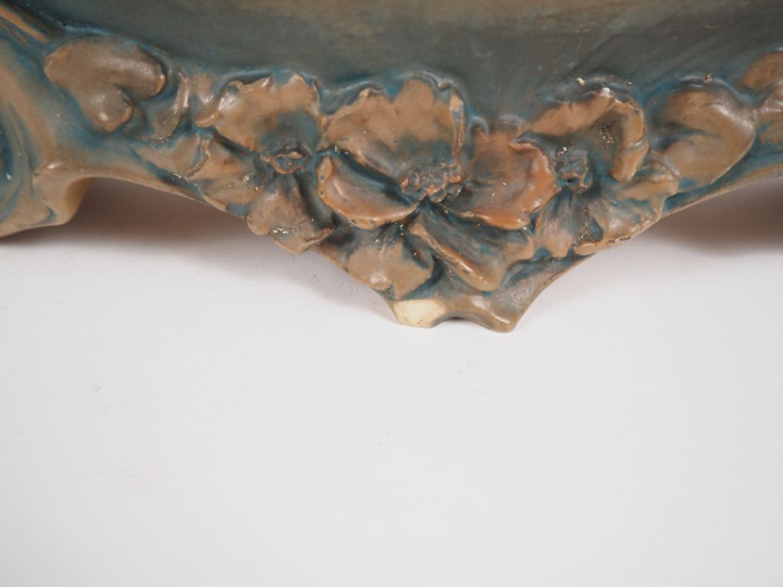 Vase et jardinière Art Nouveau en céramique ocre et bleue, décor de fl