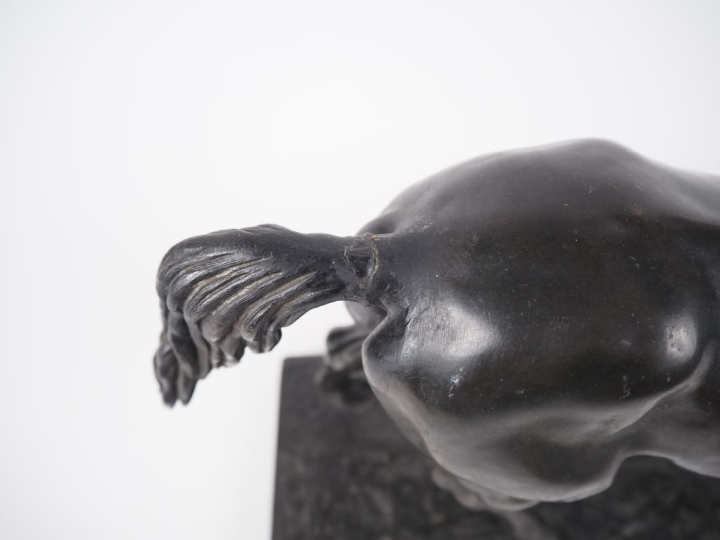 Ecole française XXème. "l'étalon" Sculpture en bronze à patine brune. 