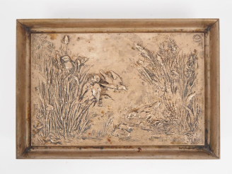 Vente aux enchères M. THOMAS SOYER.  Plaque 1900 en bronze à décor en léger relief d'oise