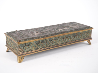 Vente aux enchères Max Le VERRIER.  Coffret en bronze "chasse au moyen âge vers 1348" Sig