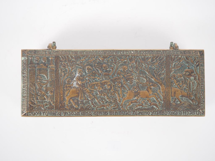 Max Le VERRIER.  Coffret en bronze "chasse au moyen âge vers 1348" Sig