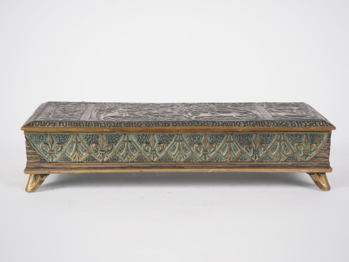 Max Le VERRIER.  Coffret en bronze "chasse au moyen âge vers 1348" Sig