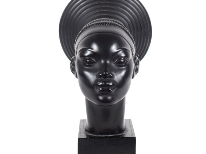 C. ANDREA.  "Princesse africaine" Sculpture en plâtre laqué noir Signé