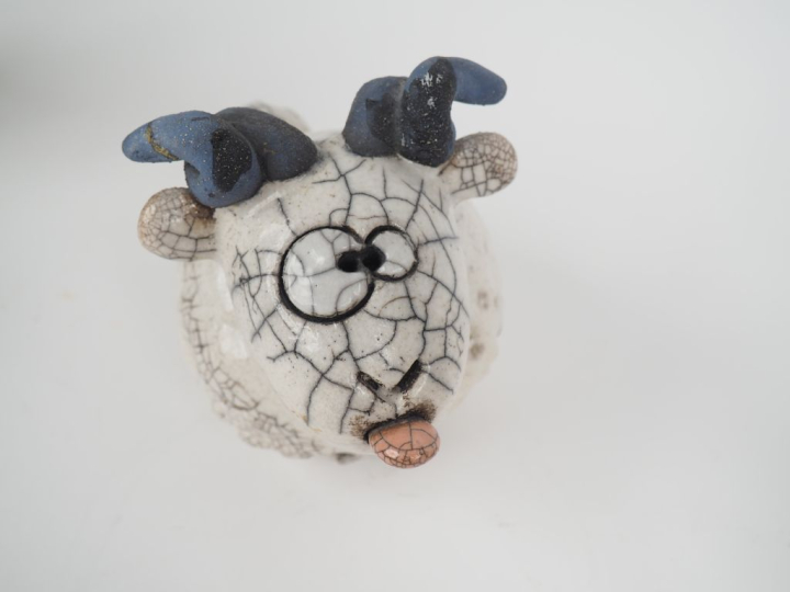 Ecole française XXème.  Suite de 5 animaux en céramique émaillée. H. 1