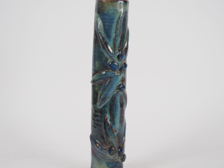 Vente aux enchères Vase d'applique moderne en grès émaillé en bleu et brun, à décor de pa
