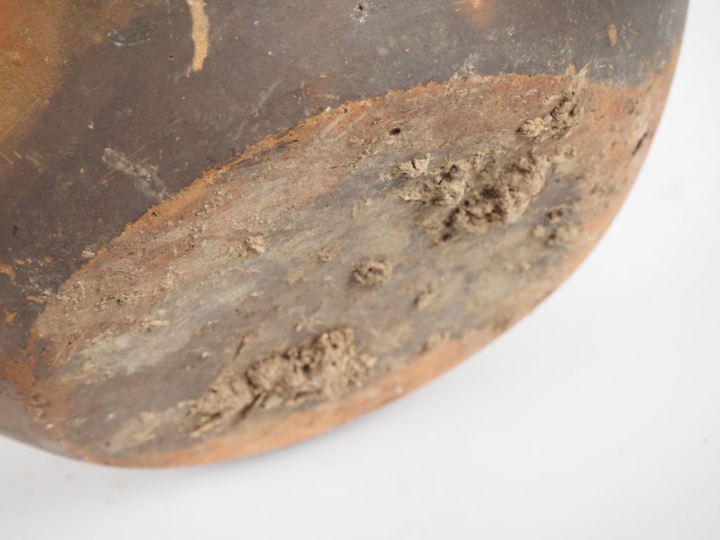 3 différentes cruches XIXème en terre cuite, l'une vernissée. Dim. 26 