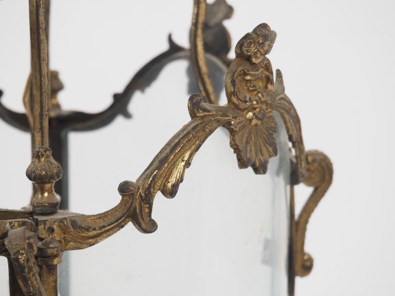 Lanterne de vestibule cylindrique de style Louis XV en verre et métal 