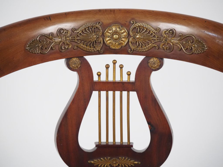 Bureau Empire en acajou et placage d'acajou avec son fauteuil gondole 
