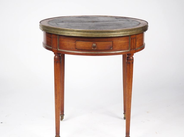 Table bouillotte Napoléon III de style Louis XVI en bois mouluré, plat