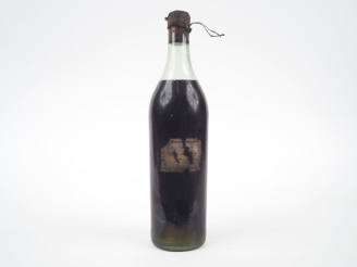 Vente aux enchères 1 TRÈS VIEILLE BOUTEILLE VIEUX COGNAC - 1807 (?) ÉTIQUETTE MANUSCRITE/