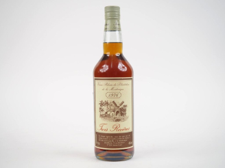 Vente aux enchères 1 BOUTEILLE RHUM TROIS RIVIÈRES MARTINIQUE 45% - 1976