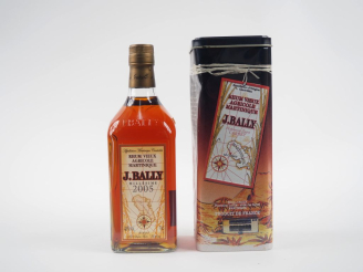 Vente aux enchères 1 BOUTEILLE RHUM VIEUX AGRICOLE MARTINIQUE J. BALLY 43% - 2005 - COFFR