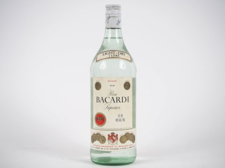Vente aux enchères 1 BOUTEILLE (1 L) RHUM BLANC RON BACARDI 'SUPERIOR'