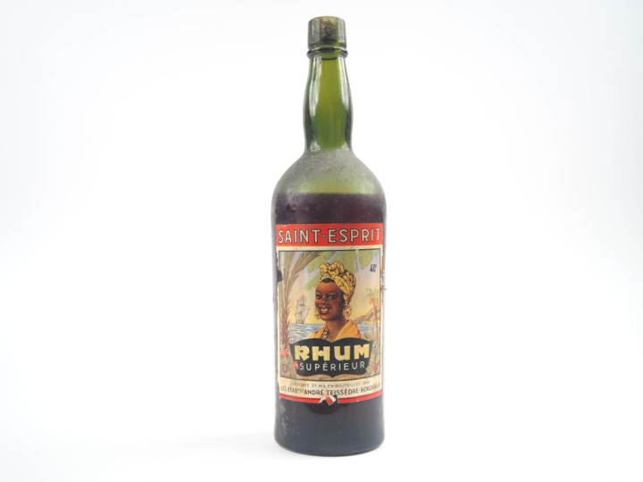 1 VIEILLE BOUTEILLE RHUM SAINT ESPRIT - NIVEAU BAS 