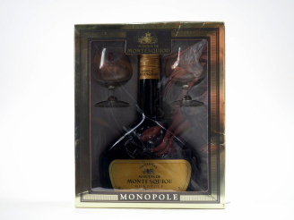 Vente aux enchères 1 BOUTEILLE ARMAGNAC MARQUIS DE MONTESQUIOU - COFFRET COMPRENANT 2 VER
