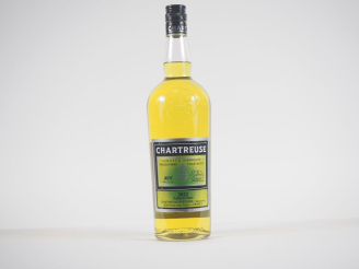 Vente aux enchères 1 BOUTEILLE (1L) CHARTREUSE JAUNE EPISCOPALE "FOUS DE CHARTREUSE" - 20