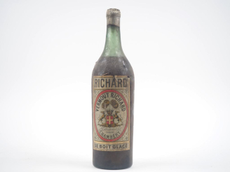 Vente aux enchères 1 VIEILLE BOUTEILLE VERMOUTH RICHARD - BS/CAPS ETAIN 